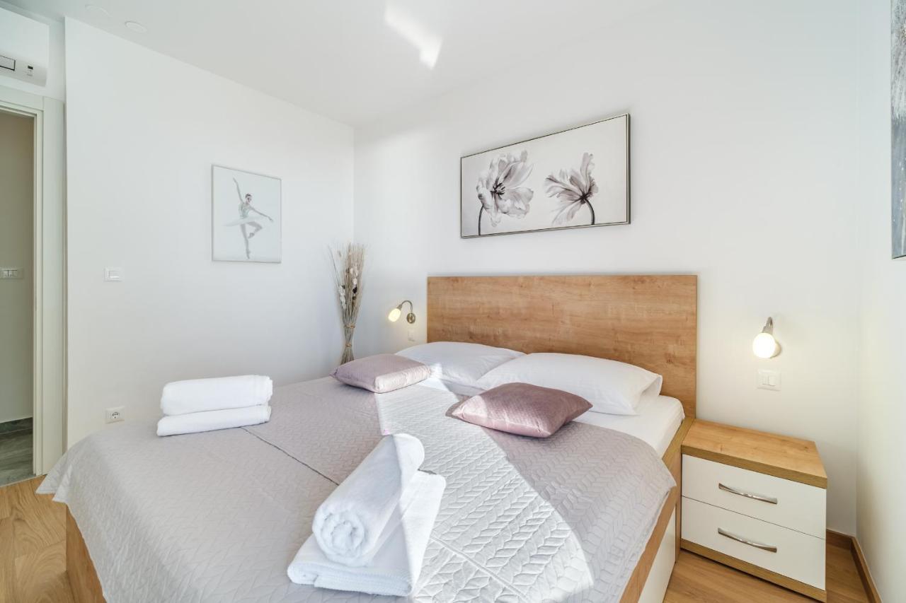 Appartement Golden View 8 *